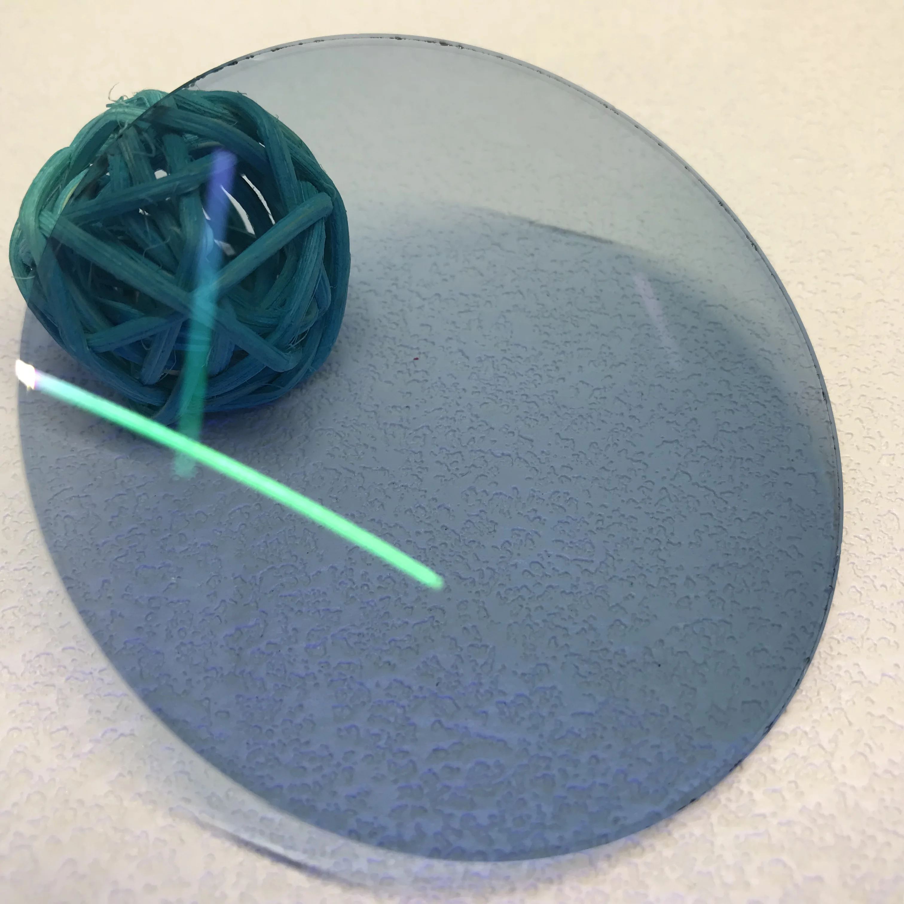 Fashionable and popular 1.56 anti glare stock photochromatic purple/blue optical lenses with multi coating