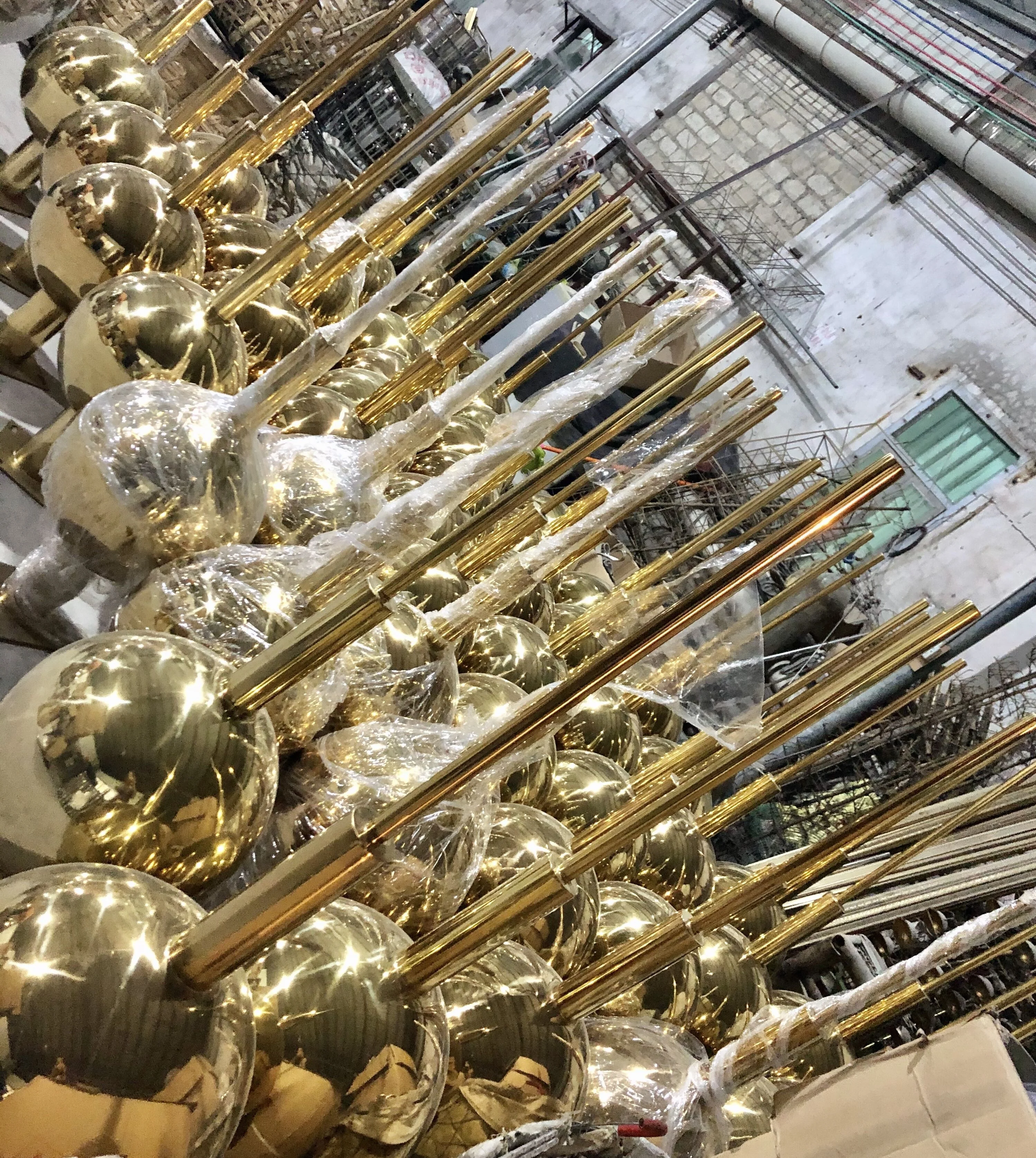 Yellow Stainless Steel Gold Mirror Polished Reflective Balls Electroplated Hollow Decorative Shiny Balls For Garden Christmas