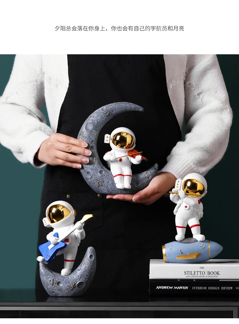 2023 Graduation Gift Large Creative Arts Craft Band Astronaut Action Figures Decoration Luxury Home Room Desktop Decoration Gift