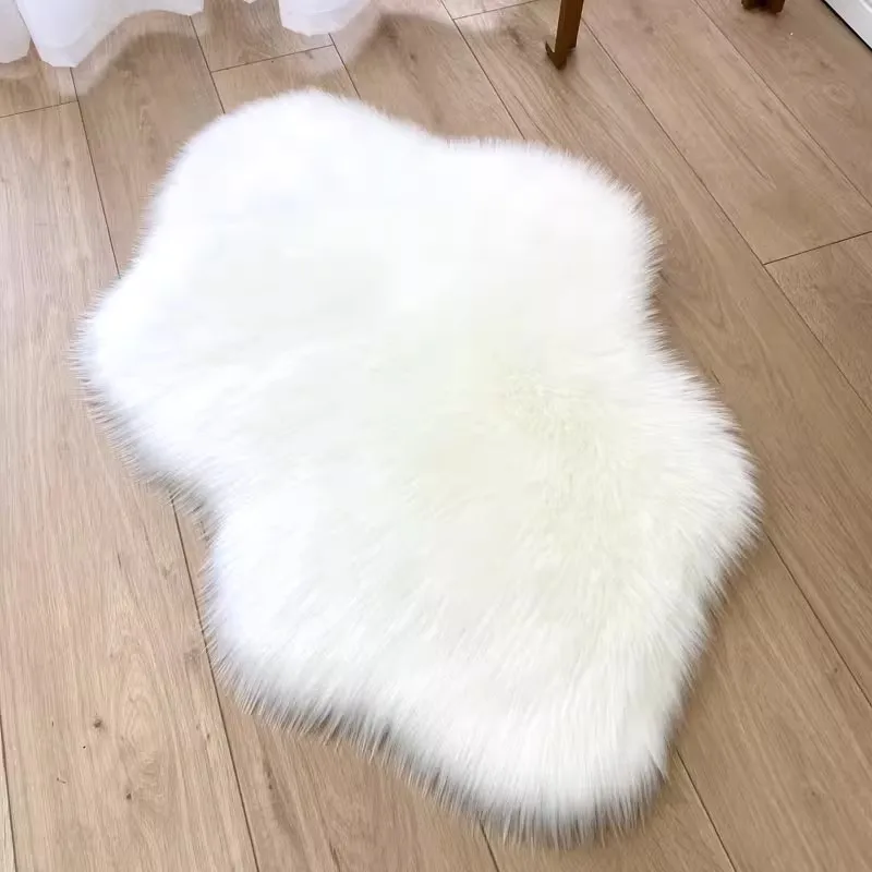 Super Soft Faux Fur Rugs OLIVEHOME Large Sheepskin Rug 4X6 Fluffy Soft Area Rug