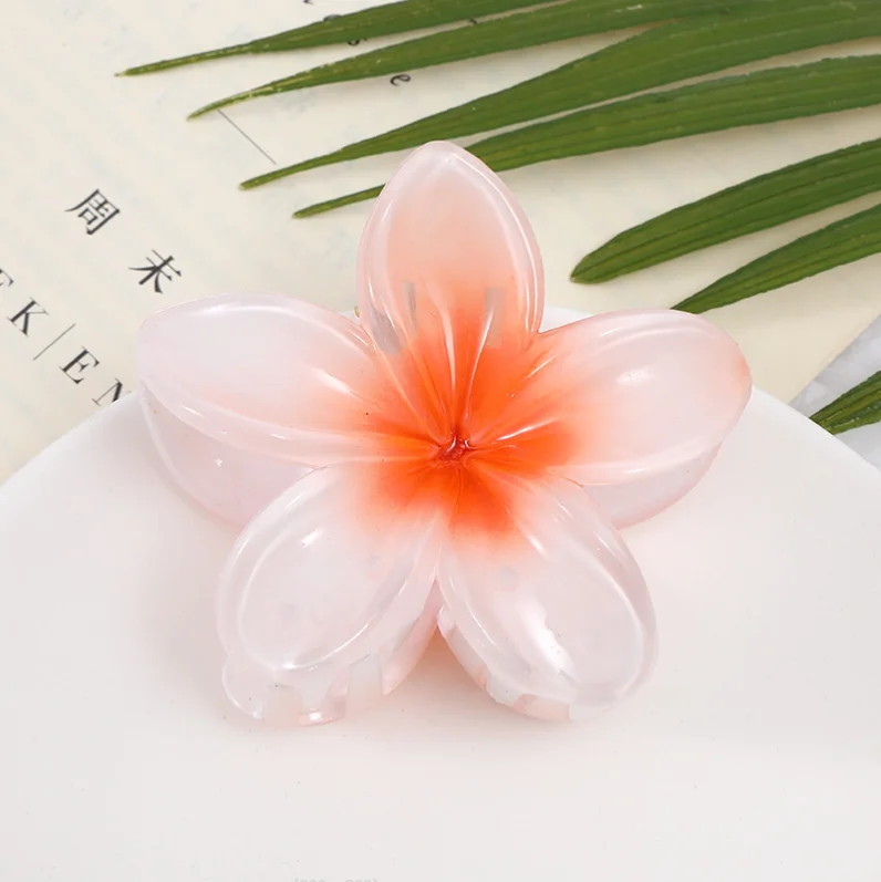 wholesale newest design women plastic flower hair claw clip fashion frangipani hair claw bath for girls
