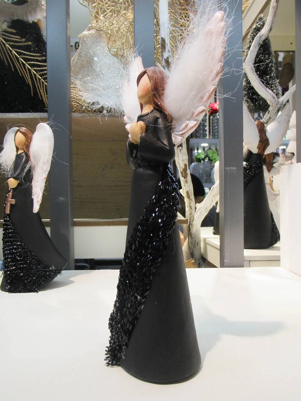 Handmade resin praying angel figurine indoor home decoration resin craft angel with wings poly resin ornaments for gift craft