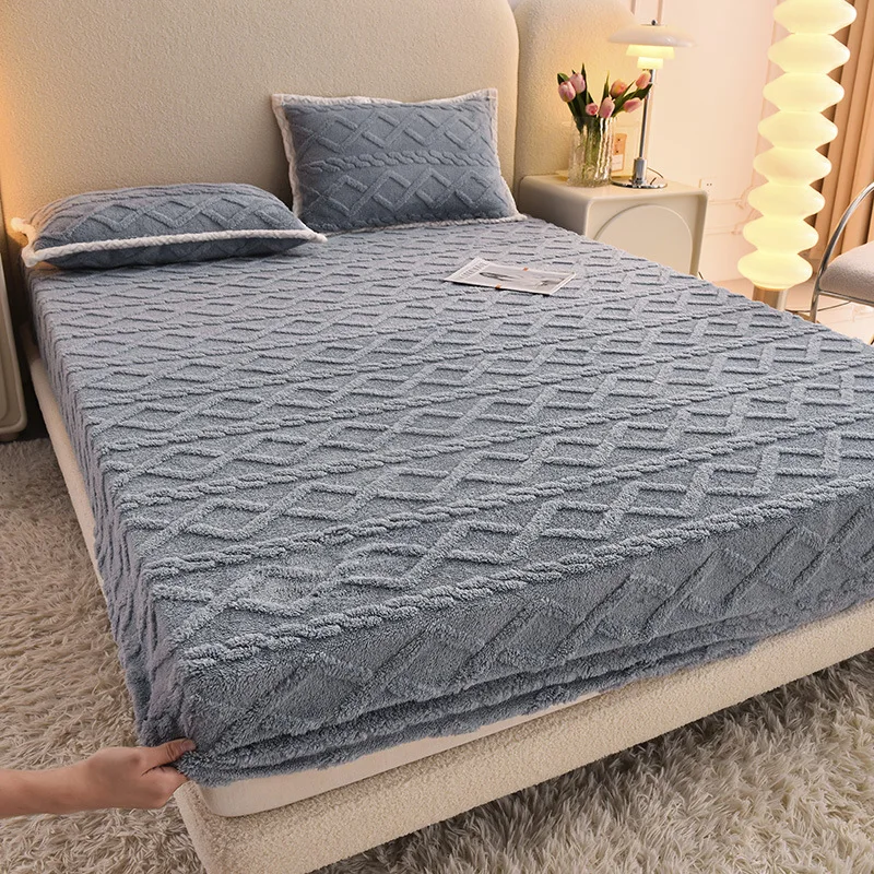 Good Winter Thickened Taffu Bed Bonnet Single Piece Warm Coral Flannel With Fleece Bedspread Bedding Set Bedding Set
