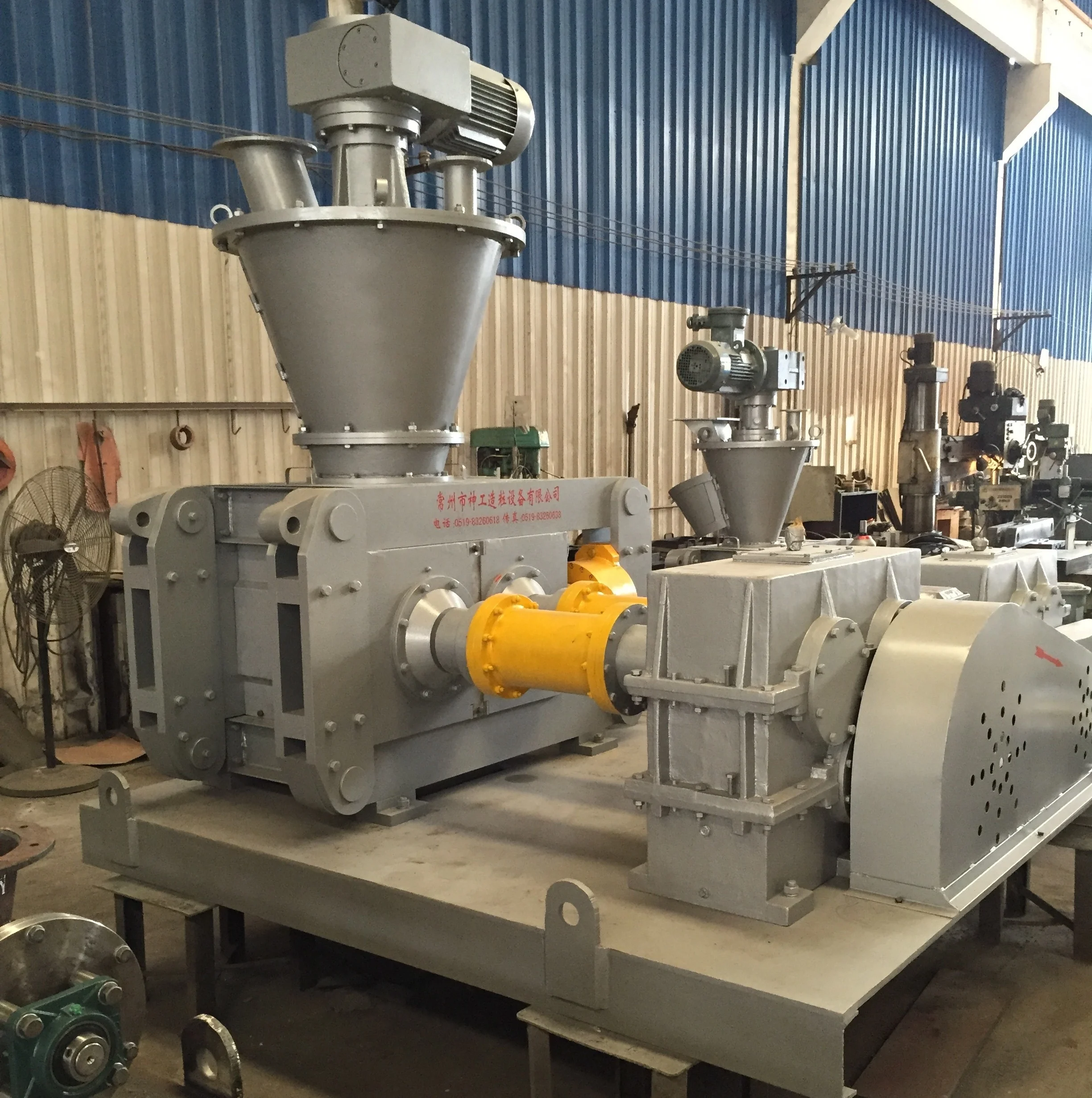 Double roller compacting without binder high pressure snow melting agent sodium formate granulating machine