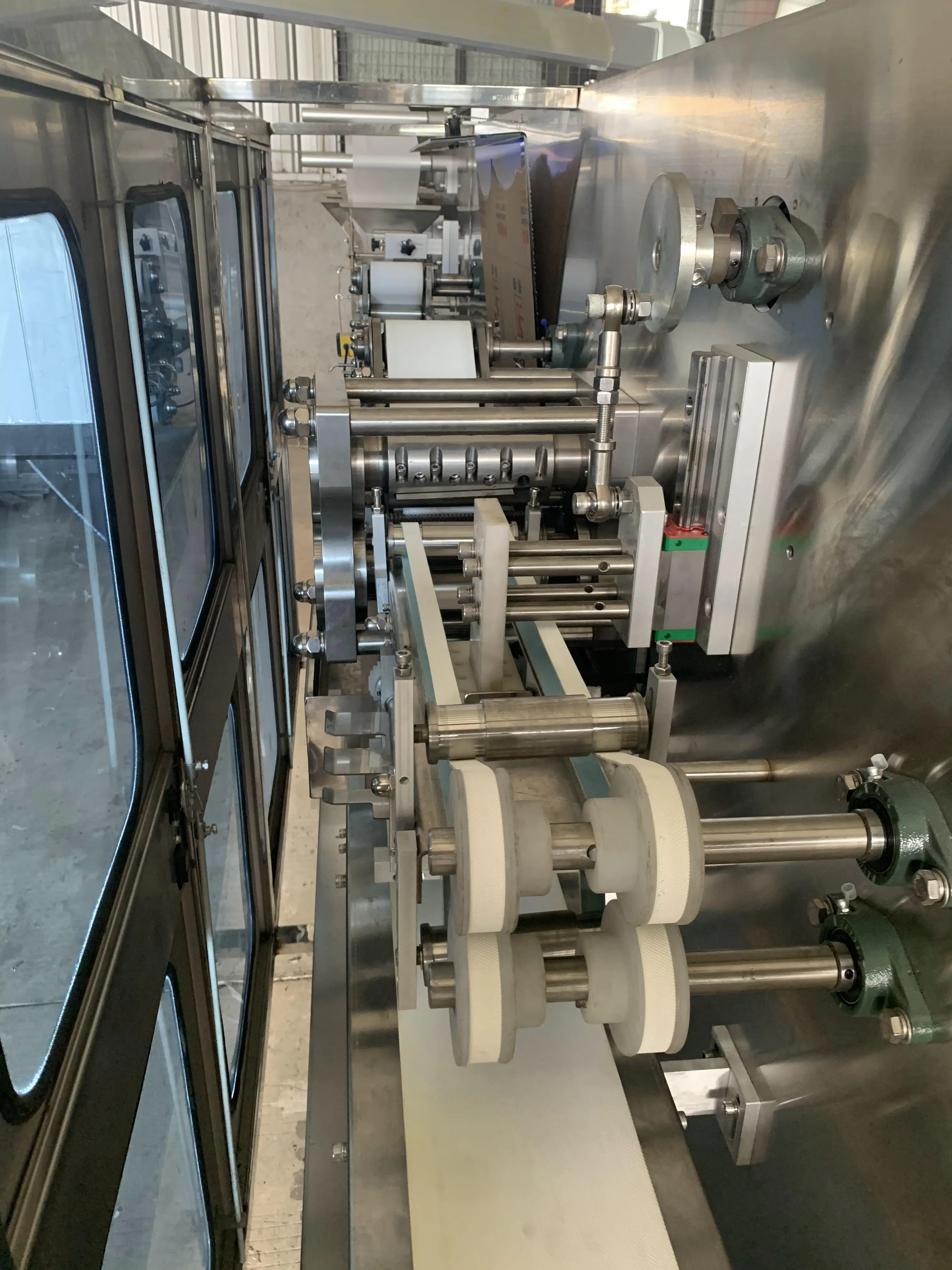 Four Side Seal Alcohol Pad Wet Tissue Lens Wipes Making Machine