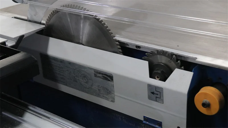 QDLW China sliding table saw high-quality digital fence woodworking panel saw double blade sliding table saw for wood cutting