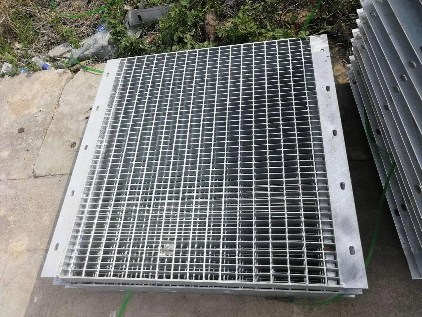 Concrete construction support steel drainage grating trench drainage cover steel grate price