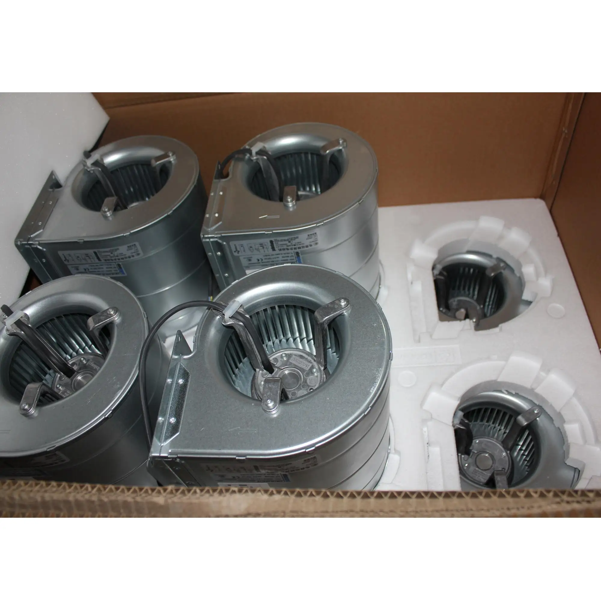 D2E146-AP47-02 1 31/1.45A 230V 300W M2E068-EC с фланцем инвертор промышленный