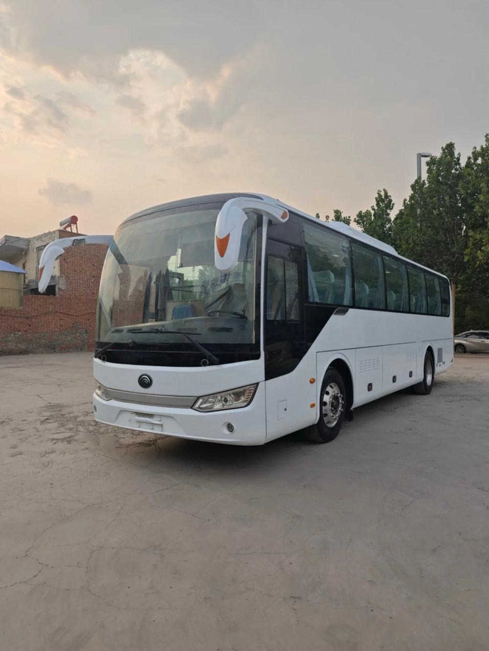 ZK6115BEV2 Non-operating Luxury Coach Bus Yu tong 47 Seater Automatic Commuter Bus Public Transit Used Large Bus For Sale