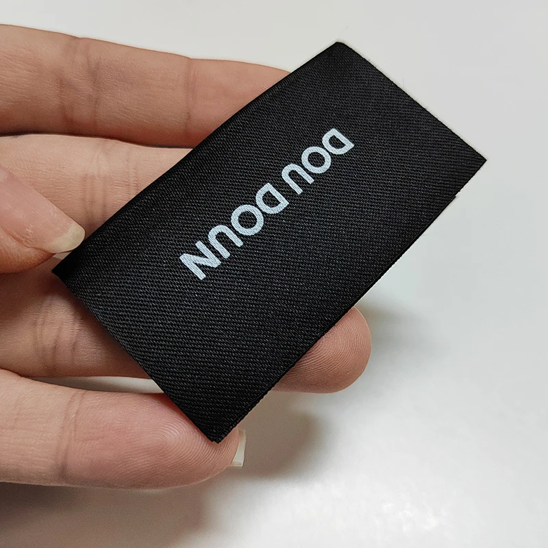 Factory Wholesale Custom Logo Fashion Black Damask Neck Label Custom Garment Woven Labels For Clothing