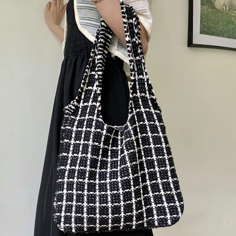 New Arrivals Korean Fashion Designer Plaid Knitted Bag Woven Large Capacity Tote Bags Elegant Handbag Versatile Shoulder Bag