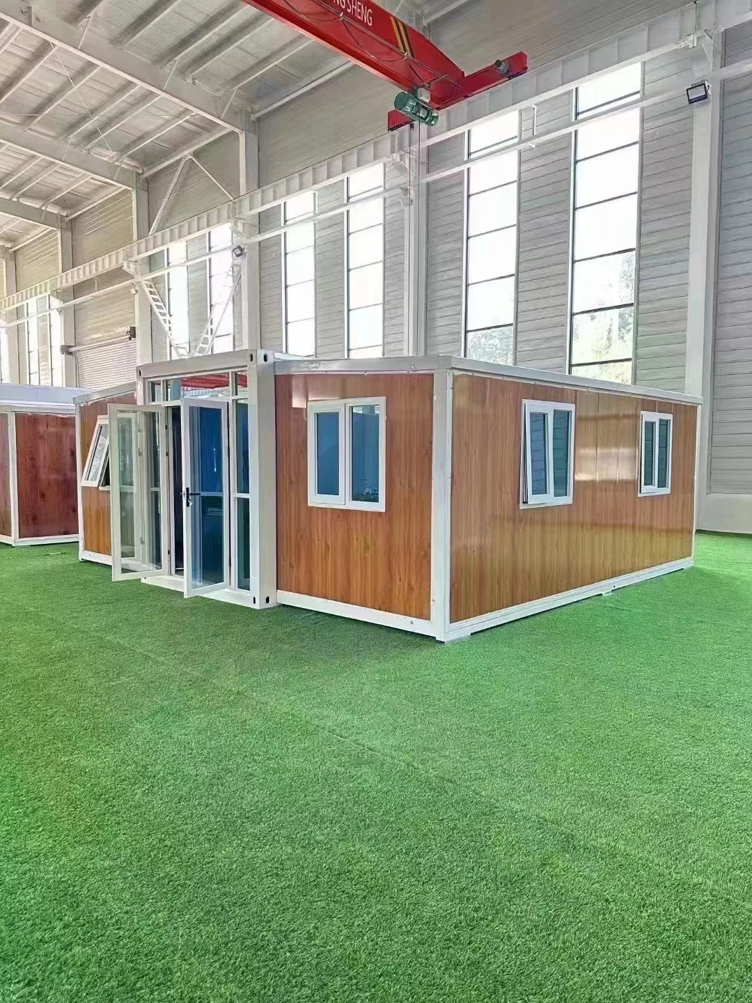 20FT Luxury Scalable Portable Container House Customizable Two Bedroom Folding Container House with Shower
