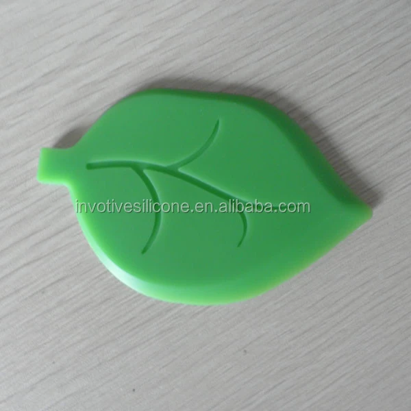 Custom cute animal shape BPA free silicone rubber cake dough scraper for kids