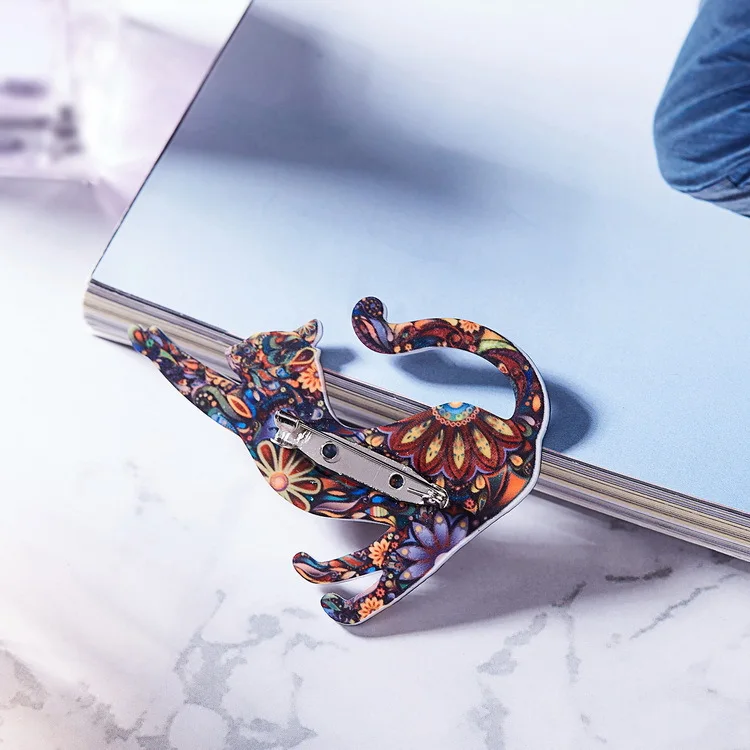 European and American new animal brooch pins fashion retro acrylic cat brooch wholesale