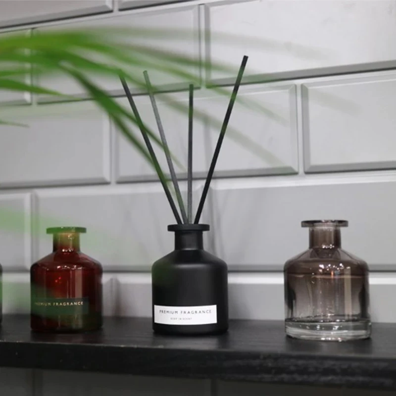 High Quality 100Ml 150Ml 200Ml Essential Oil Aromatherapy Aroma Diffuser Bottle Empty Black Glass Reed Perfume Diffuser Bottle