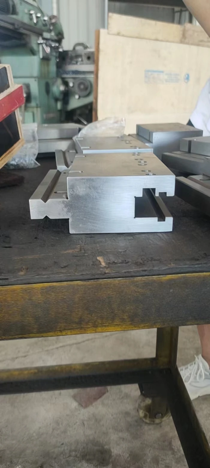 WILA PRESS BRAKE TOOL EXTENDERS adaption provided with Safety-Pins