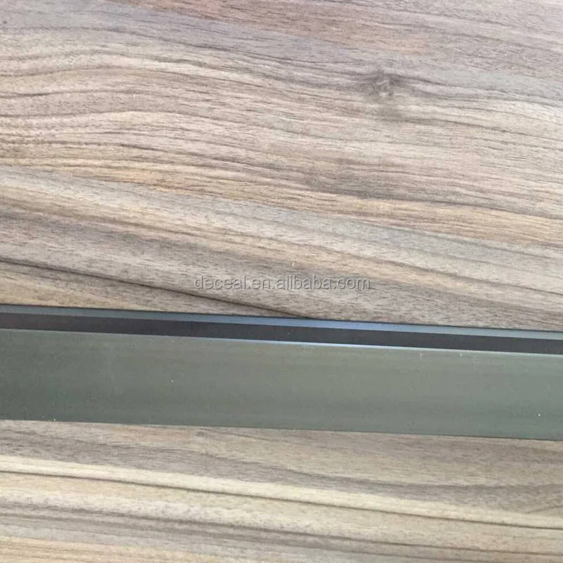 Pneumatic cutting tool holder guide rail