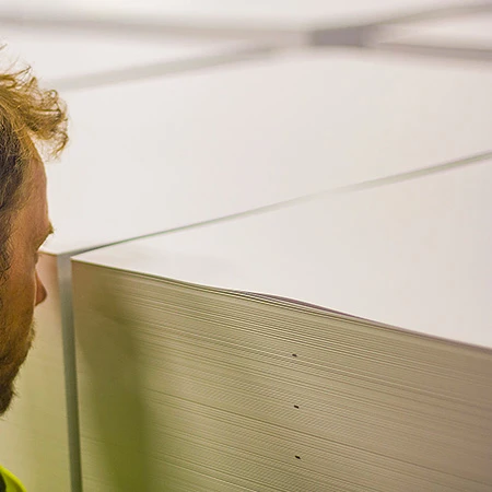 
Лидер продаж, дешевая легкая офсетная бумага с покрытием для высококачественной печати книг от производителя 