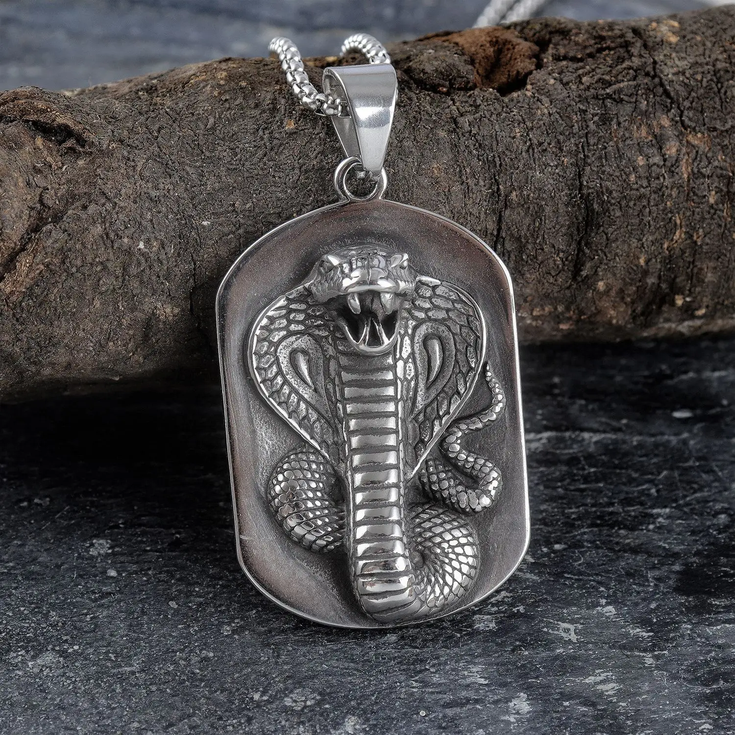 Vintage Jewelry Three-dimensional Embossed Cobra King Mamba Snake Stainless Steel Pendant Necklace