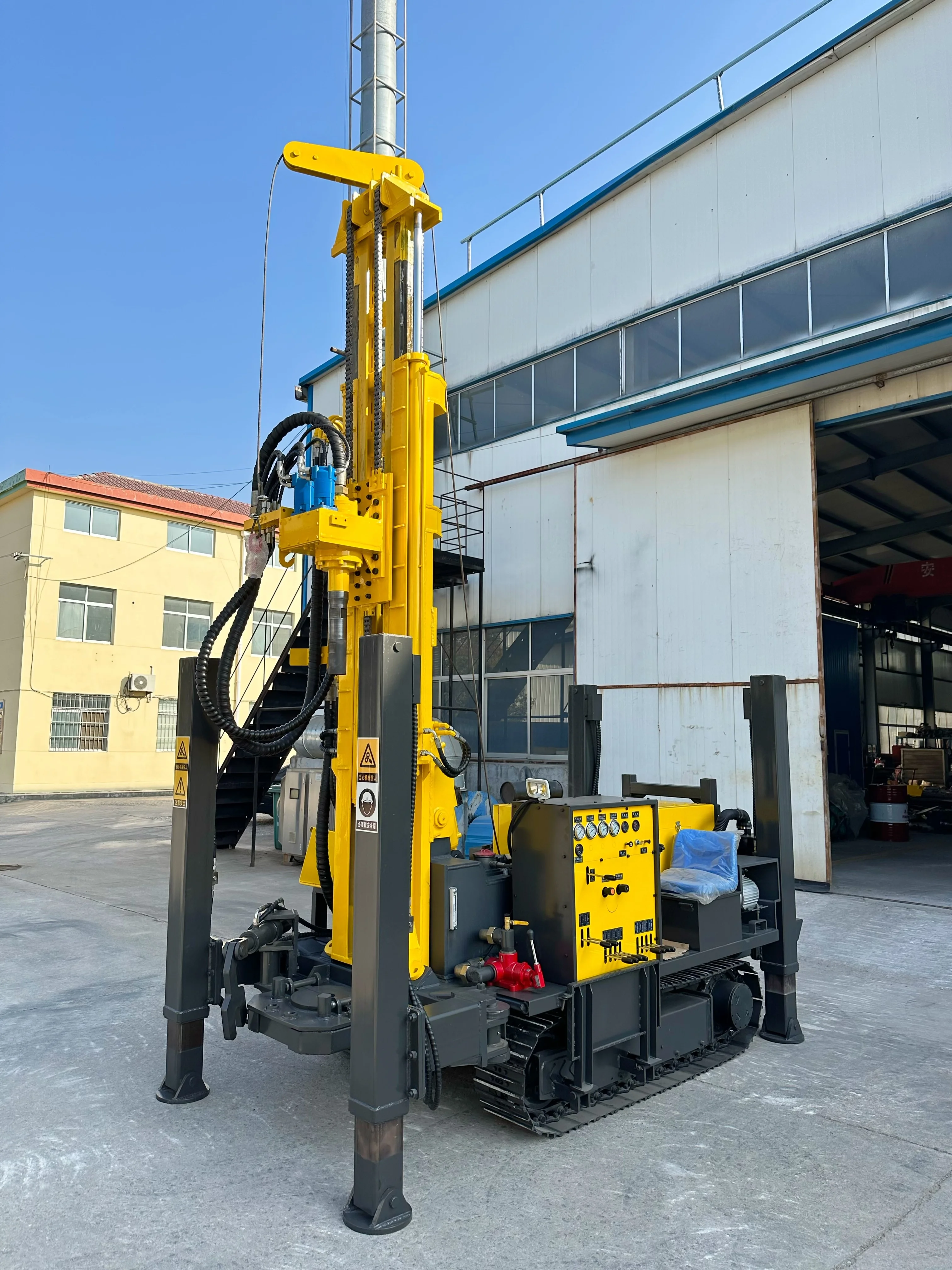 Hydraulic portable diesel 200 m deep water metal drilling machine water well drilling rig for water well