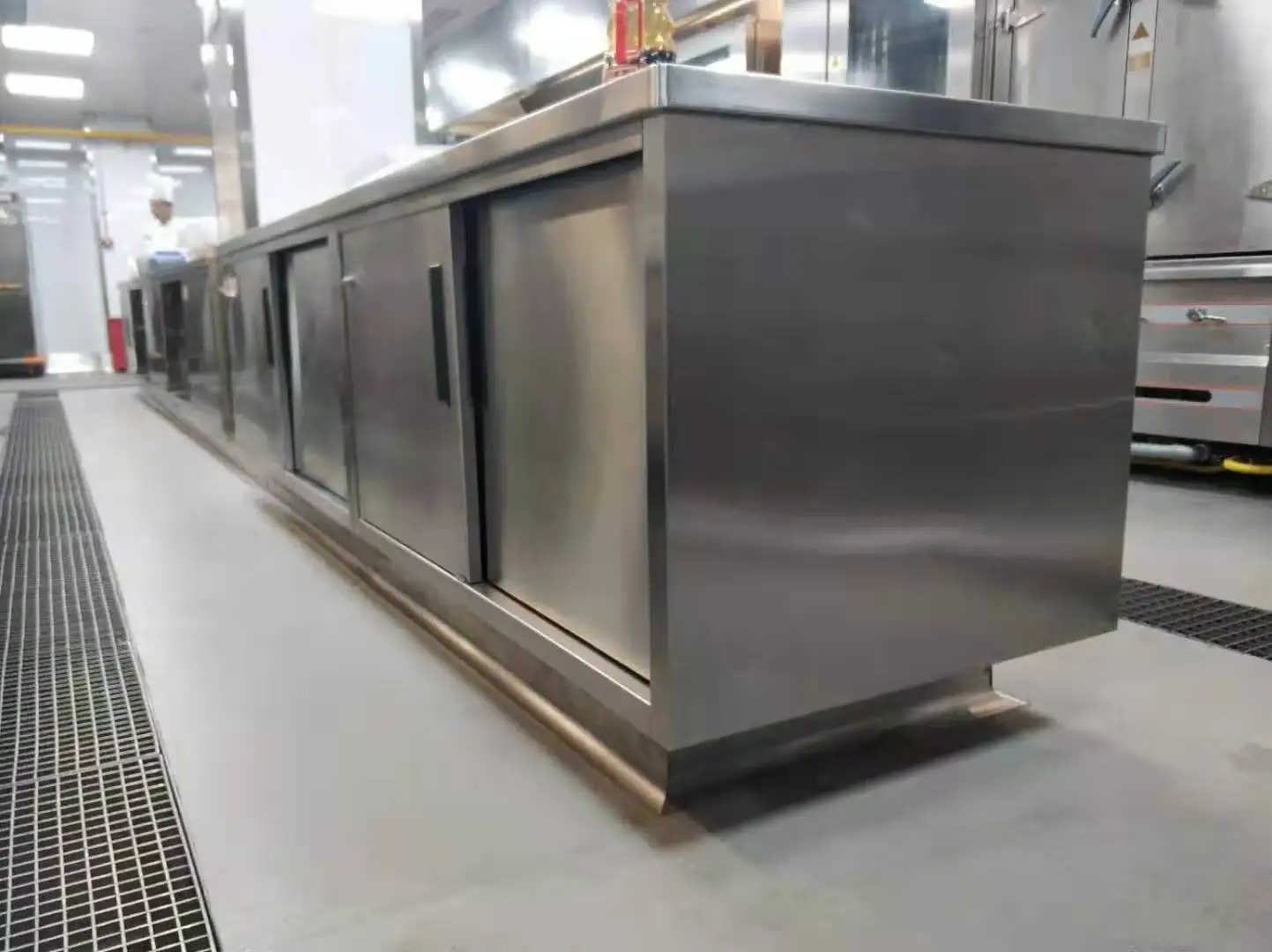 cabinet (2).jpg