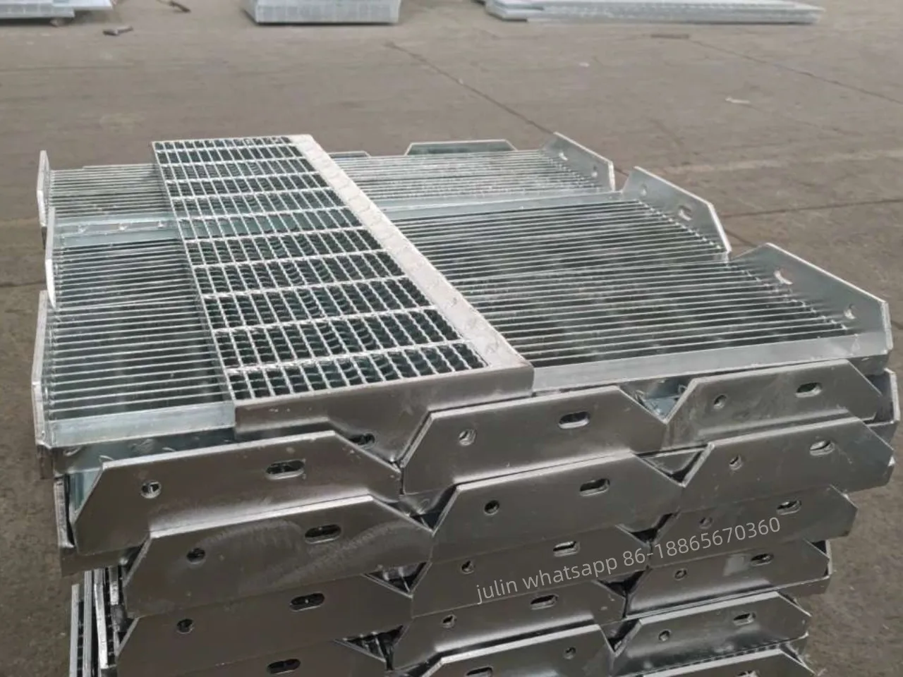 Hot seller prefabricated exterior non slip concrete Outdoor Q235 Safe Grating Tread Galvanized Metal Steel Steps Stairs Weight