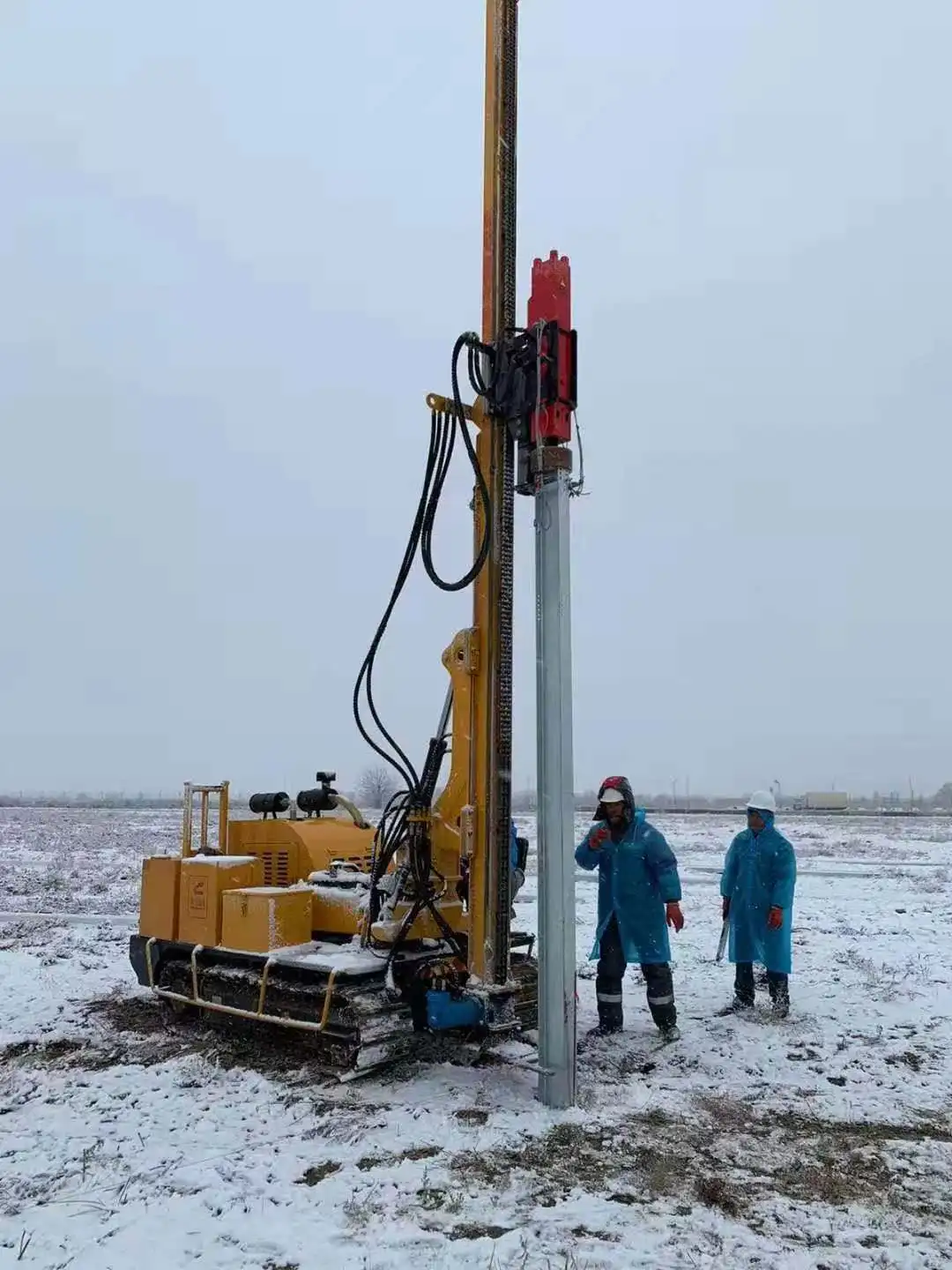  Hydraulic Ground Screw Solar Pile Drilling Machine Crawler Drive