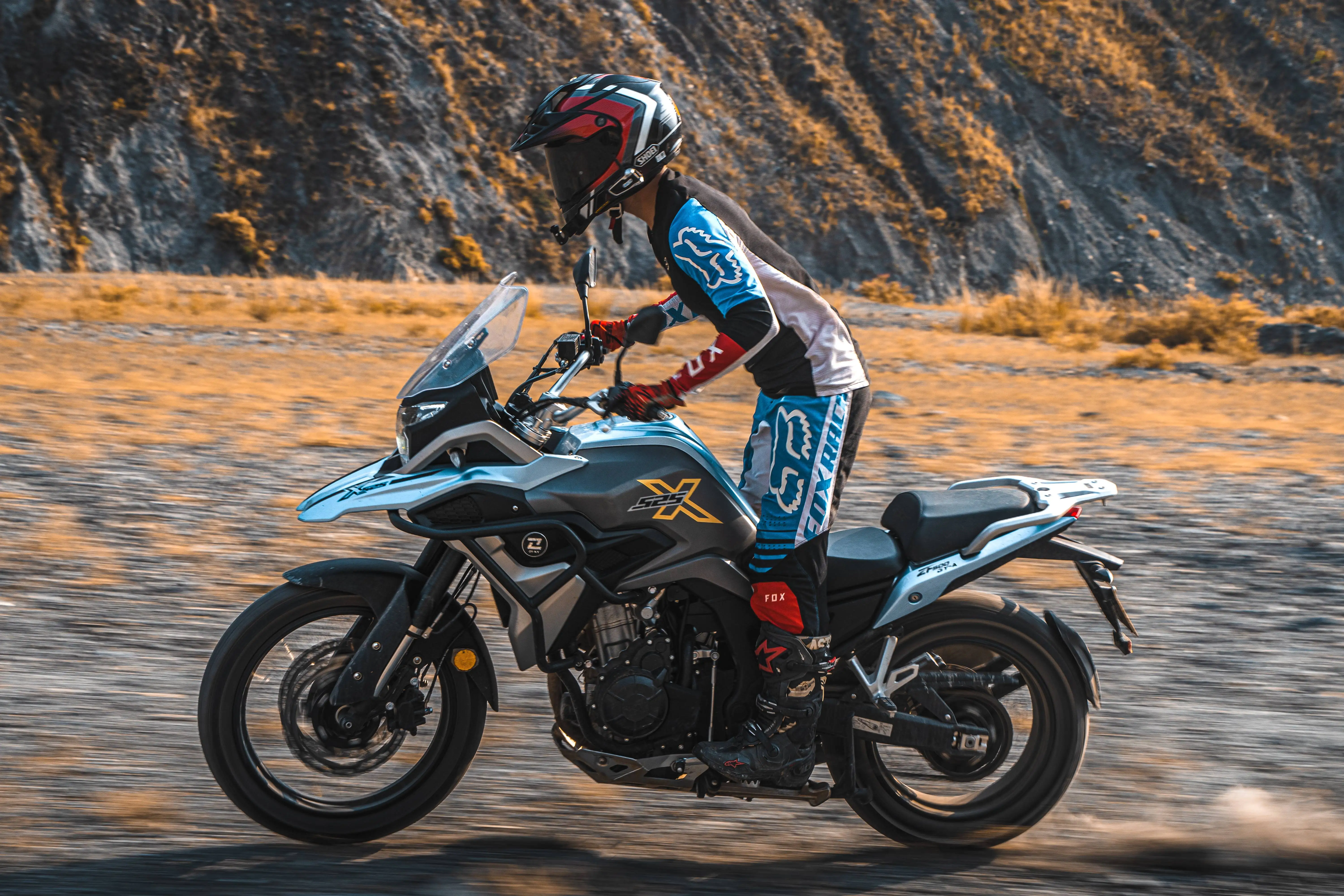 Прочный вертикальный мотоцикл 494cc 2200*935*1400 мм 170 км/ч 525X Pro adv Китай