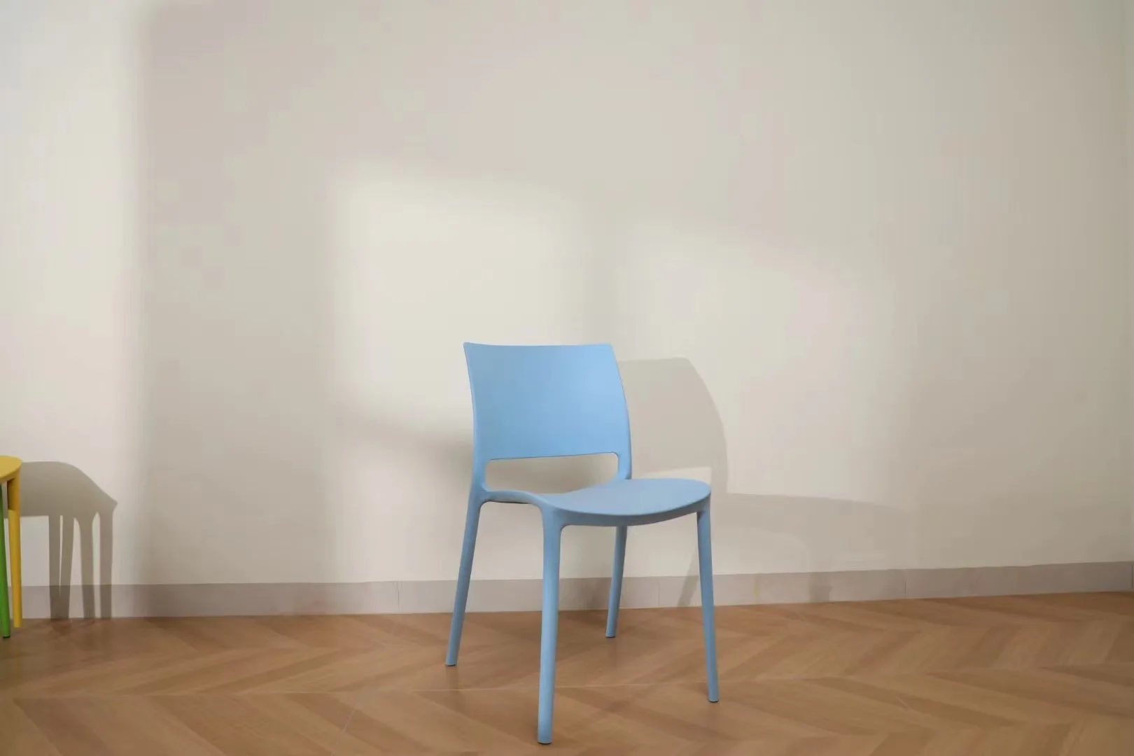 Room furniture designer plastic dining chair for home plastic tables and chairs