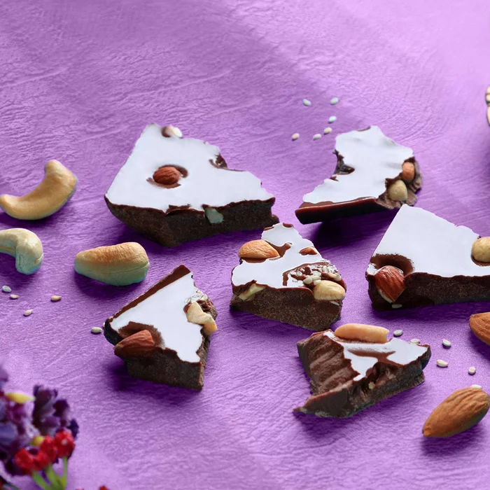 DAVIDA Premium Indulgent Semisweet Smooth Milk Chocolate Barks 37% Cocoa with Nuts Colombian Ingredients Premium Colombian Cocoa