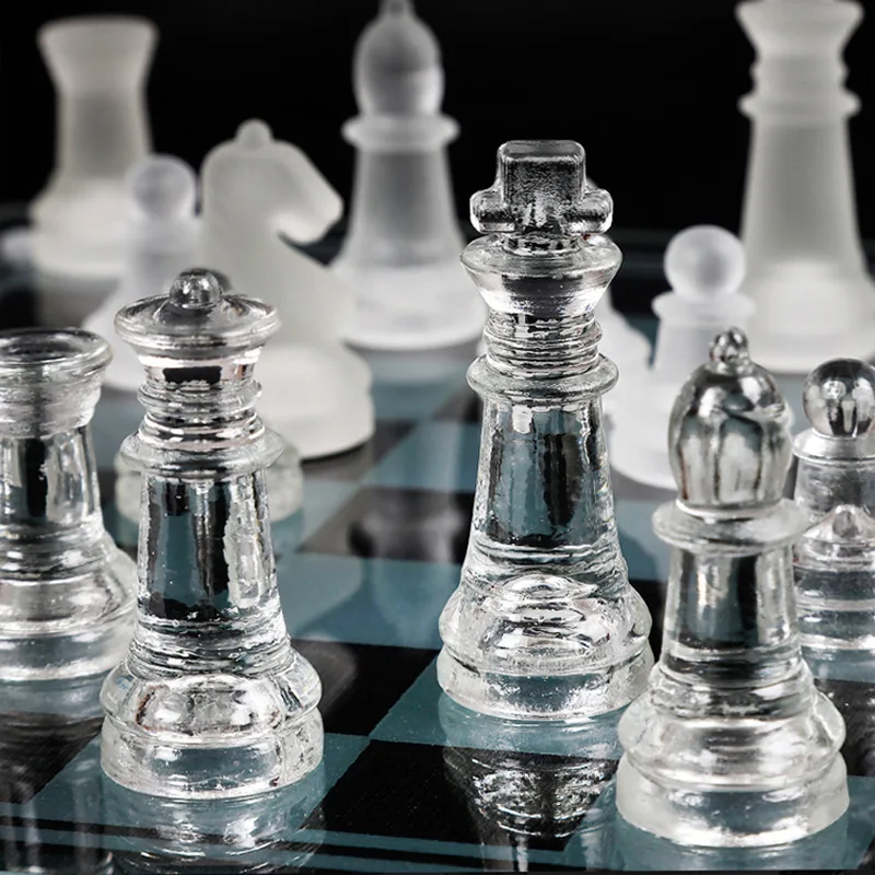 custom design hand made deluxe crystal chess games chessboard Glass chess set board with triple weighted pawns