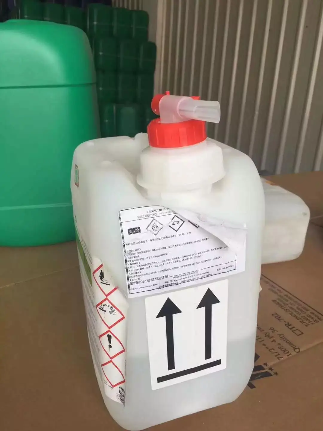 DIY Easy -to-operation and convenient chemical resistant  plastic catalyst and cleaner and lubricating oil split valve