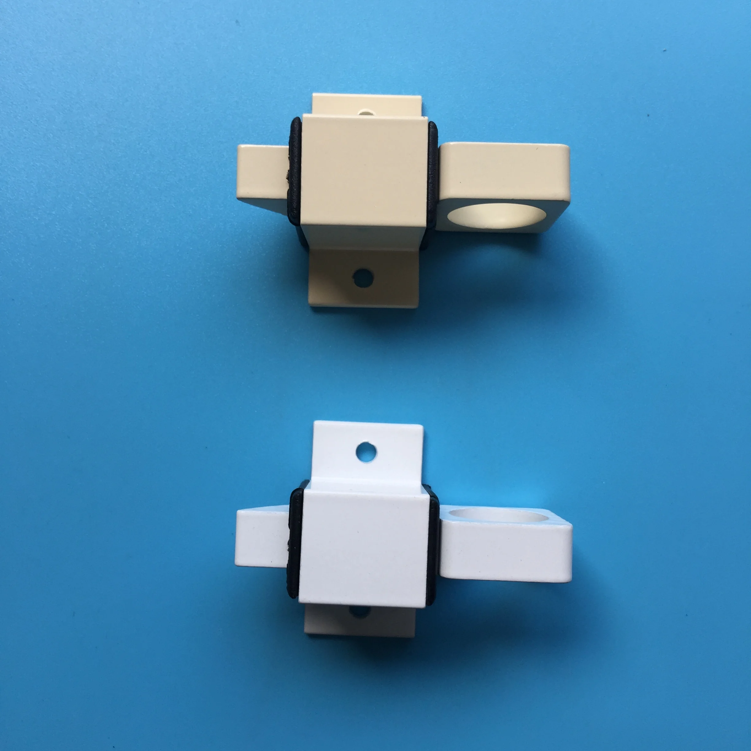 Aluminium finger catch bolt