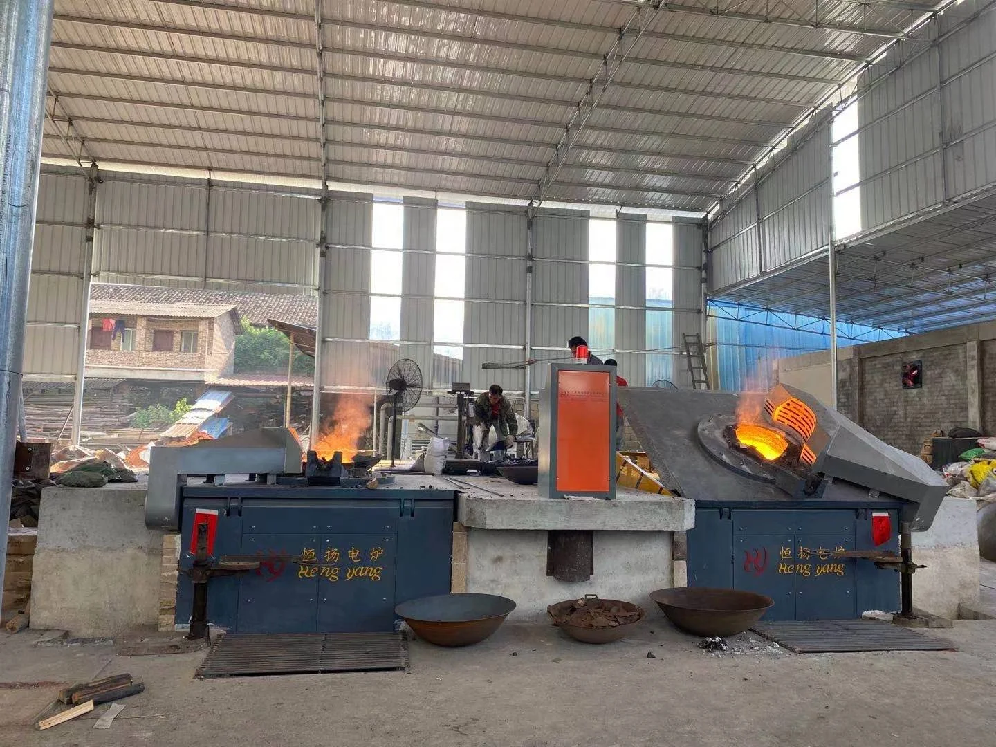 1500 degrees 1000kg cast iron melting induction furnace with crucible mold