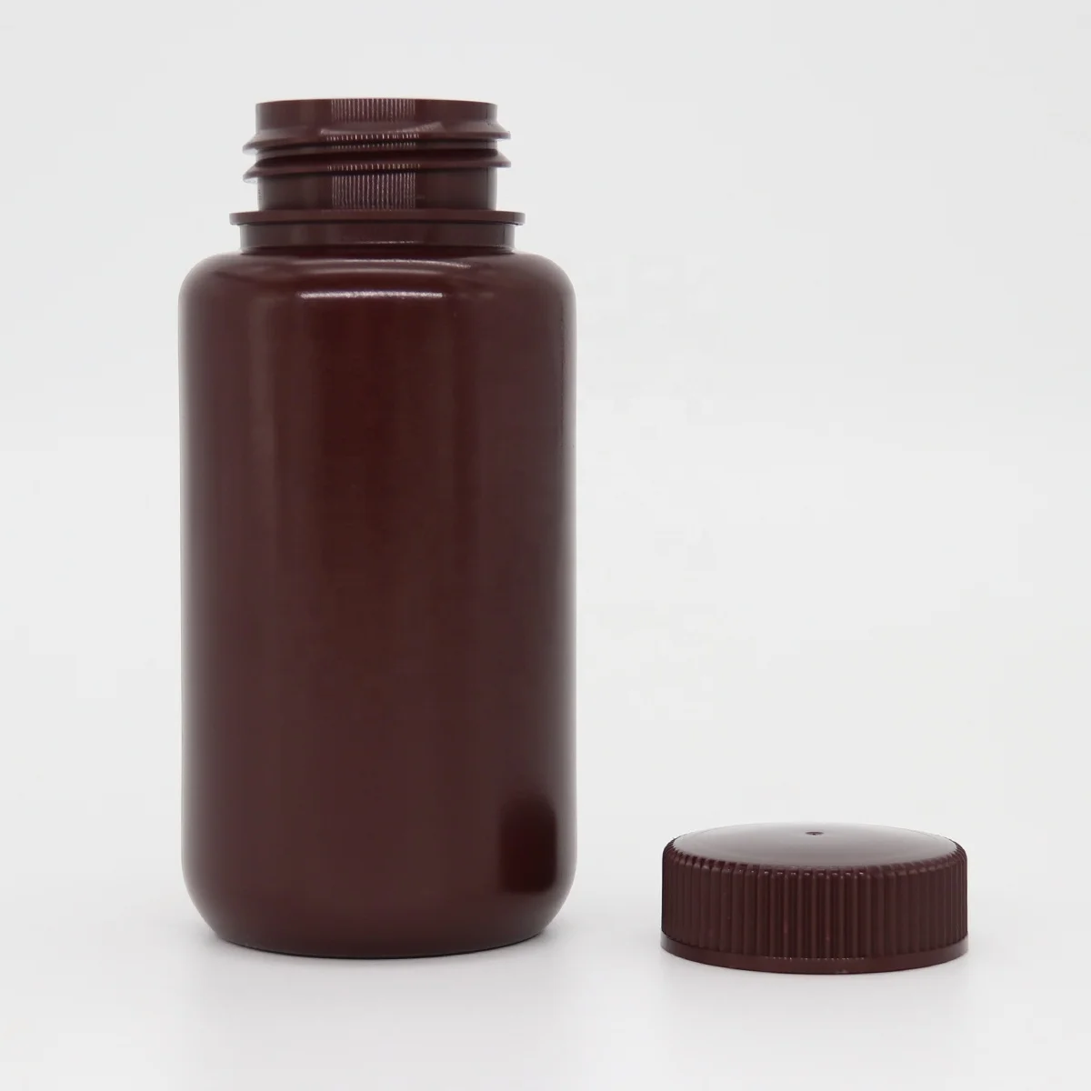 Chemistry Amber Sterile Plastic Bottle 125ml 250ml 1000ml 2Liter 4Liter Sterile Amber Wide Mouth HDPE Reagent Bottle 500ml