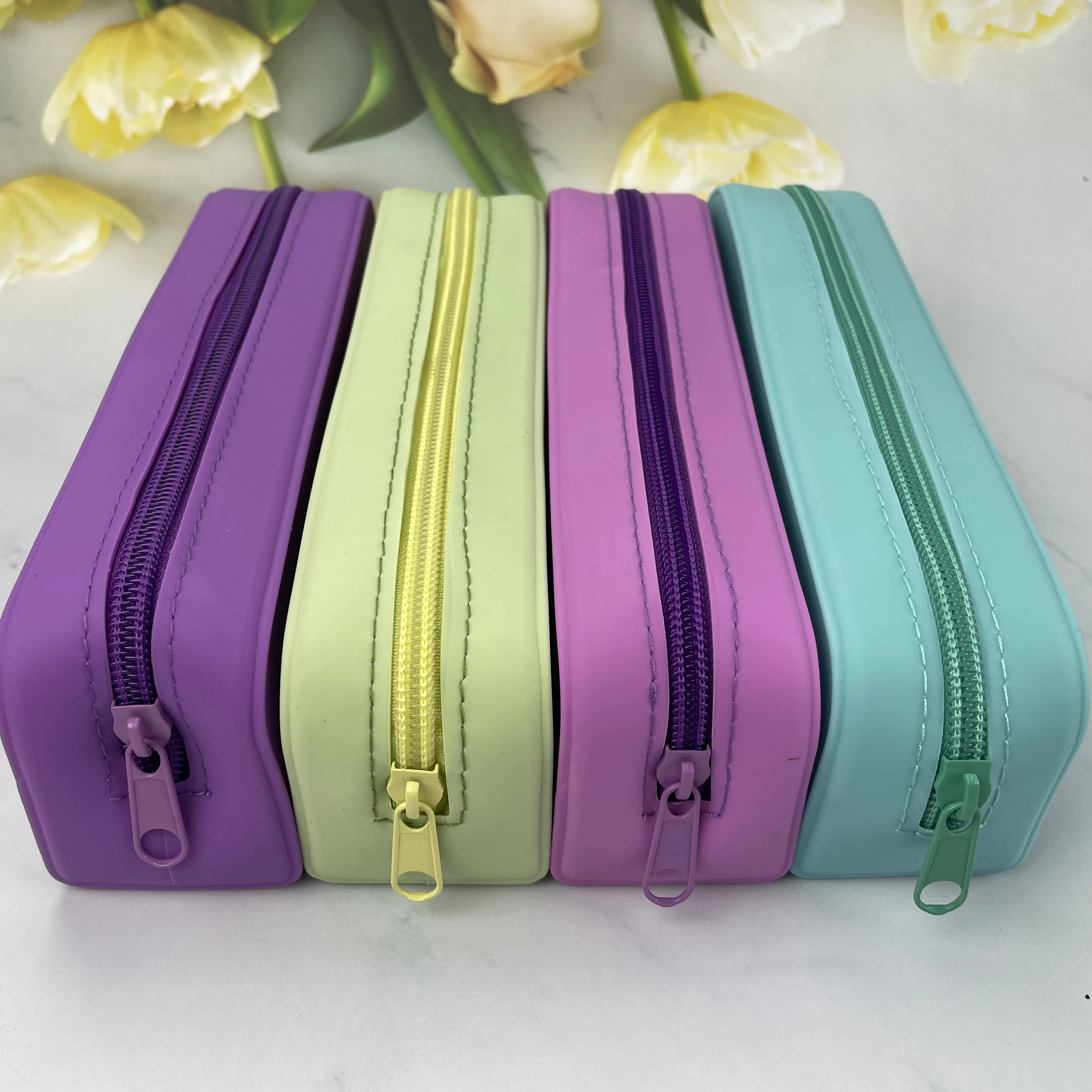 Factory direct selling silicone pencil box candy color pen bag multifunctional silicone bag cosmetic bag