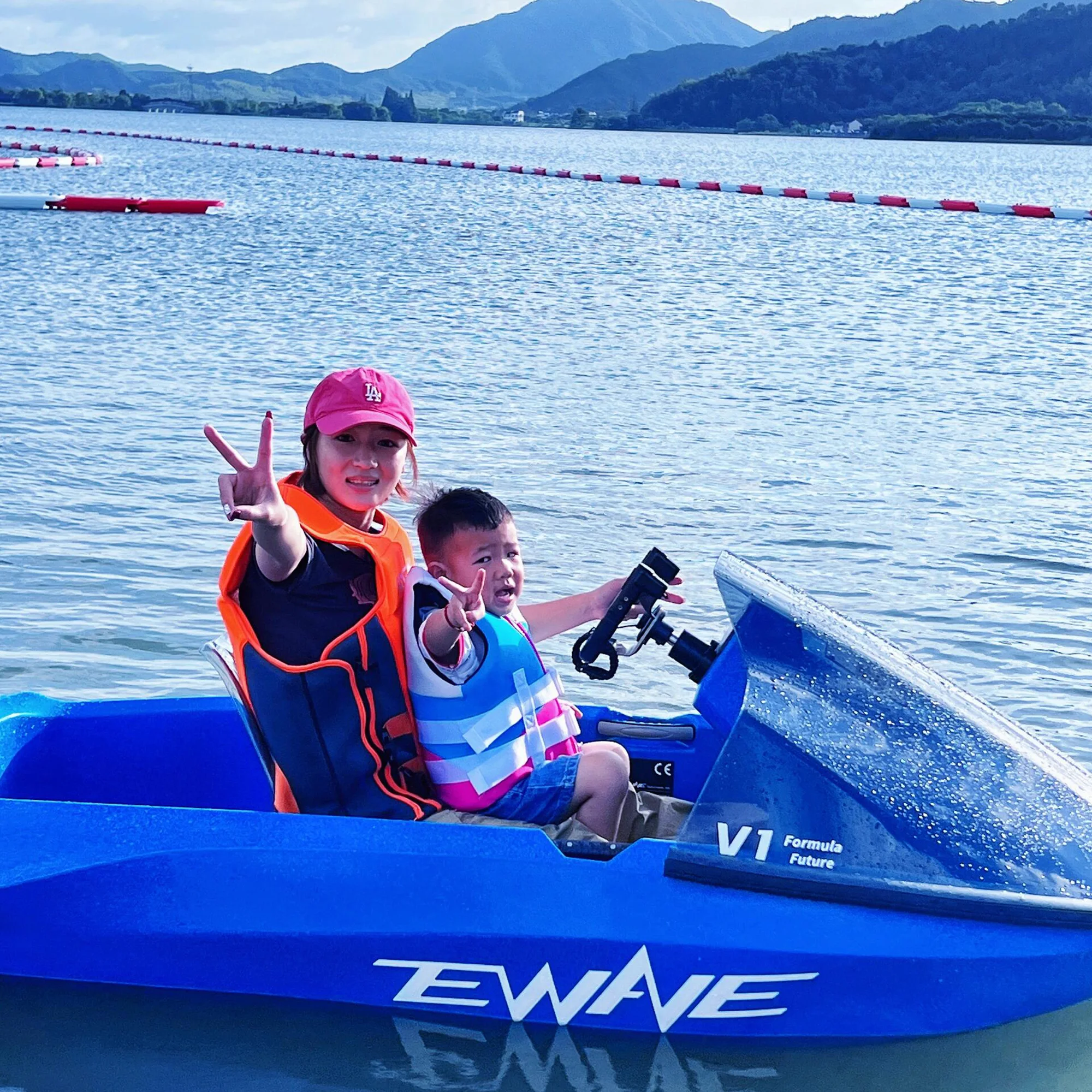 For Sale Commercial Rental China Manufacturer Electric Boat Sea Toy Children Outdoor Design Kids Mini Floating Equip Water Park