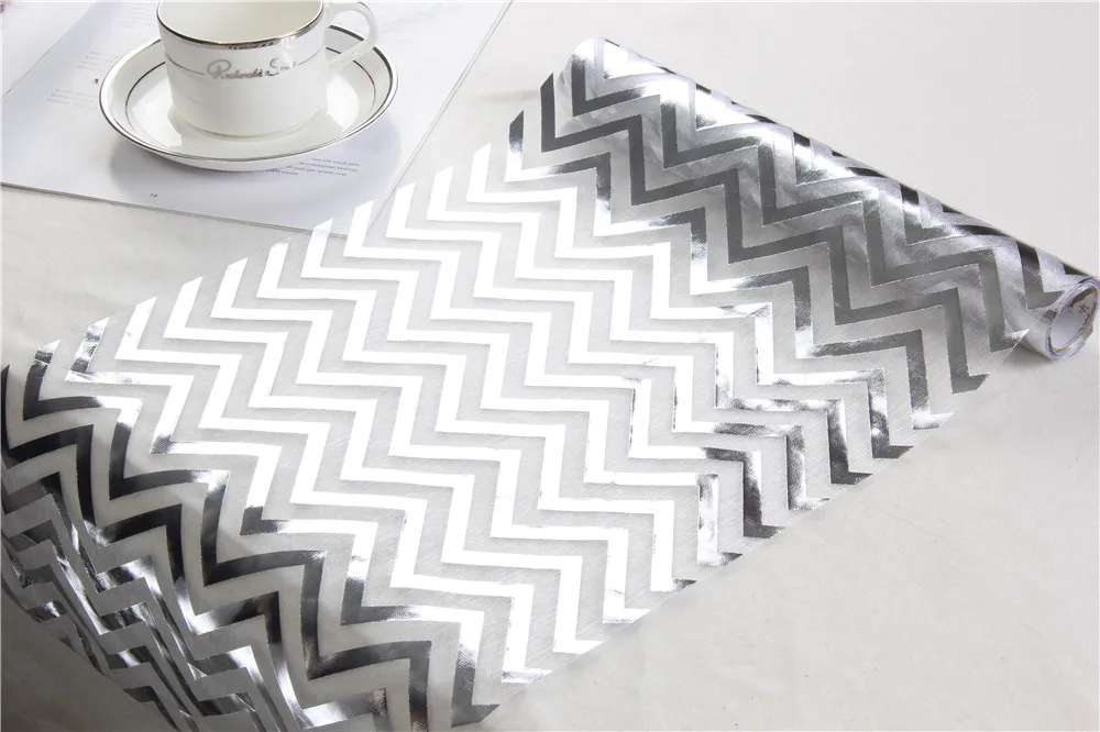 
Nylon organza table runner with bronzed design 