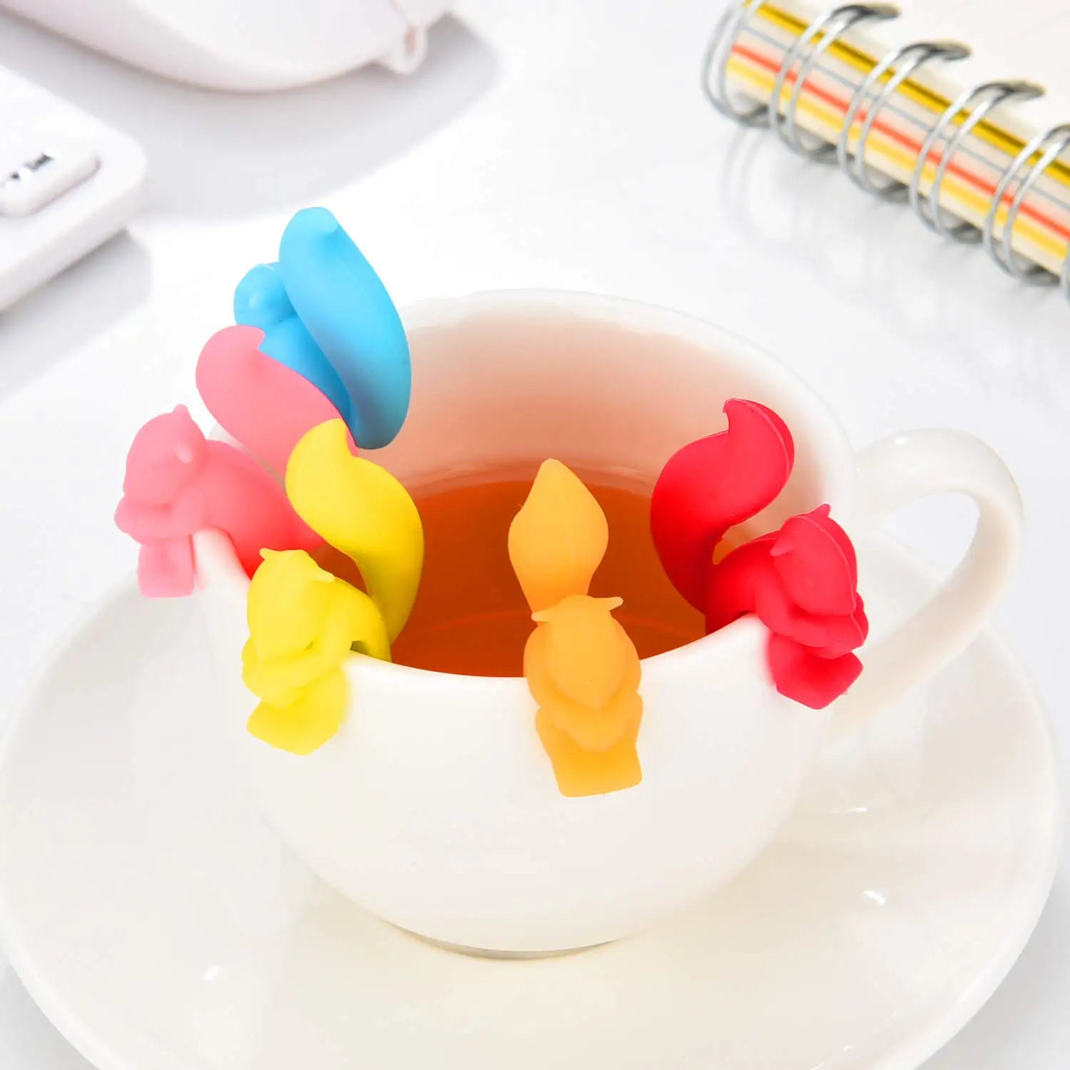 SD08 Wholesale Cute Silicone Tea Bag Holders Squirrel And Snail Shape Drink Markers Colorful Cup Hangers