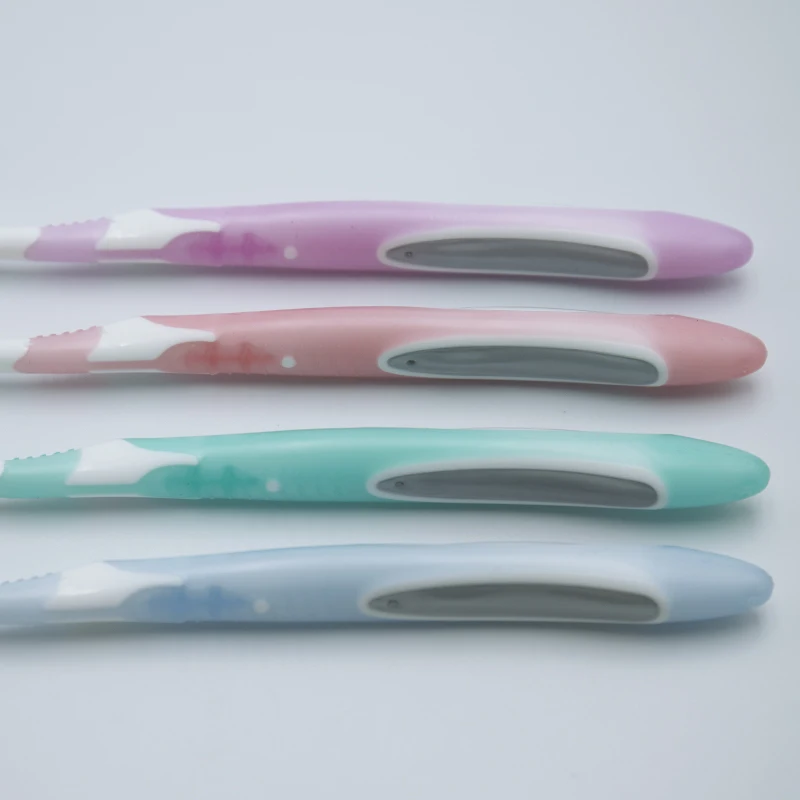 
The best-selling bright white toothbrush PP raw material handle toothbrush is suitable for hotels and families 