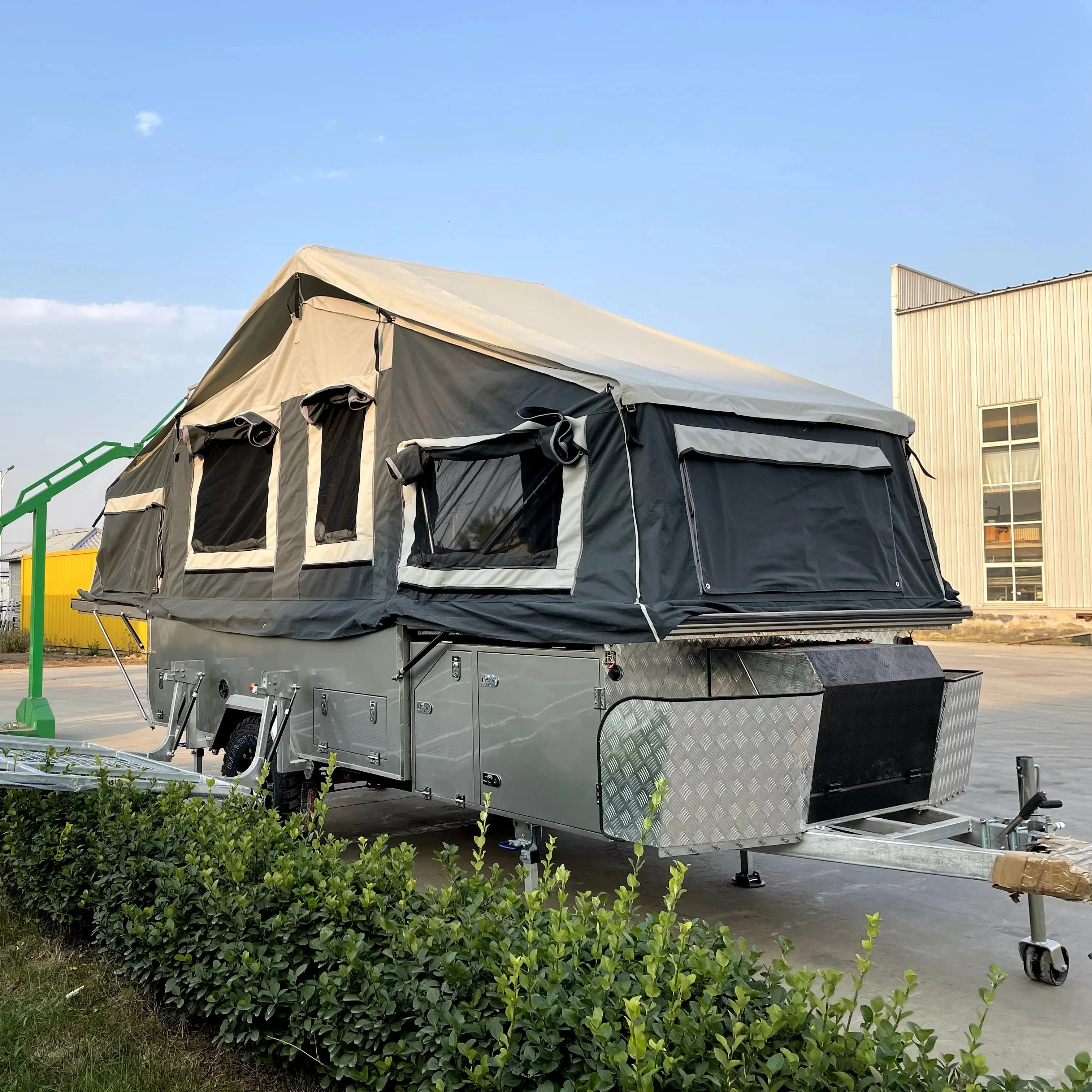 Best Sale off Luxury Tiny House on Wheels Road Camper Trailers Motorhome caravan With Kitchen and Inside Sleeping Area