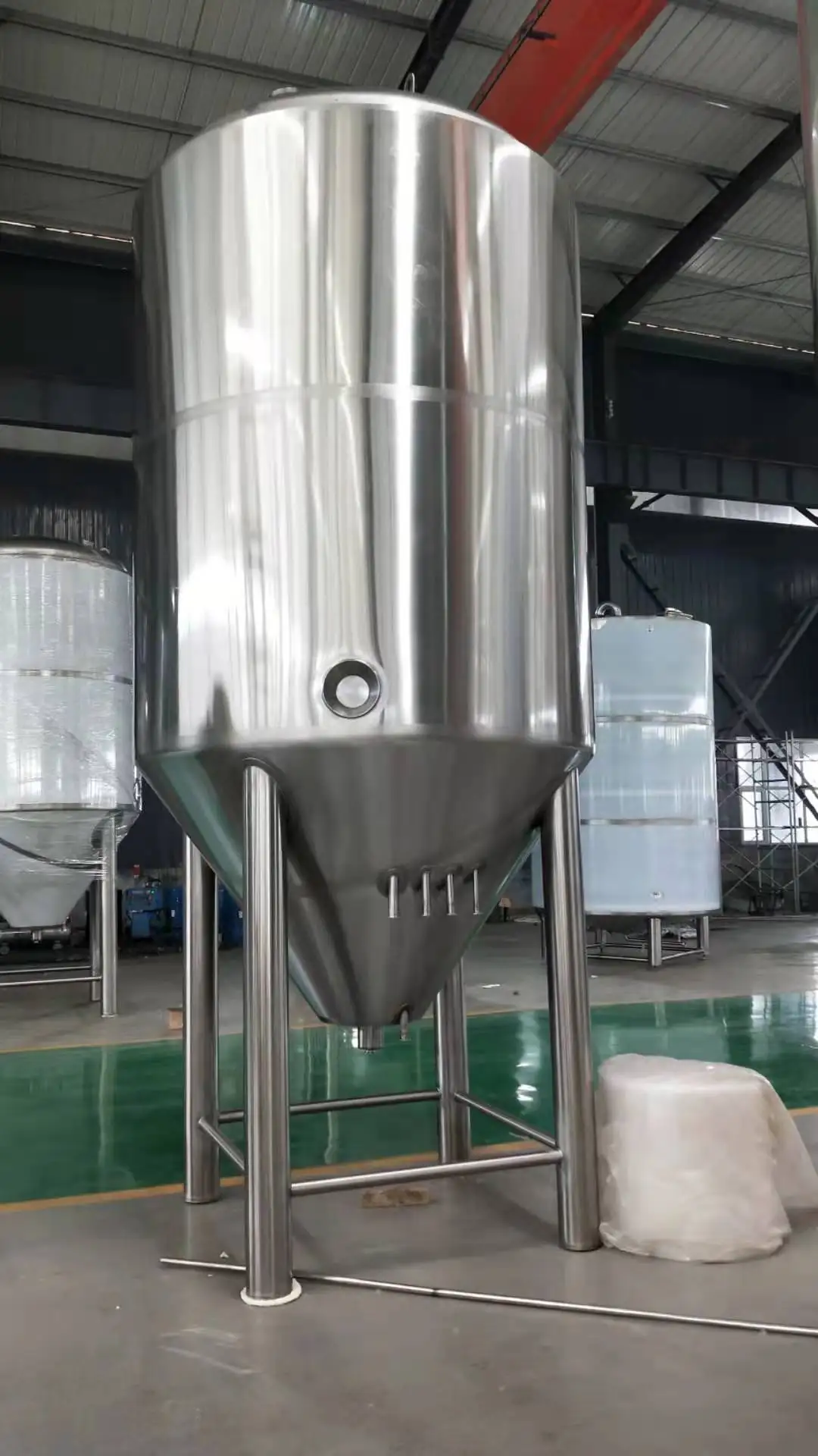 Пивоваренное оборудование конический ферментер 10000 л проект пивоварни под ключ