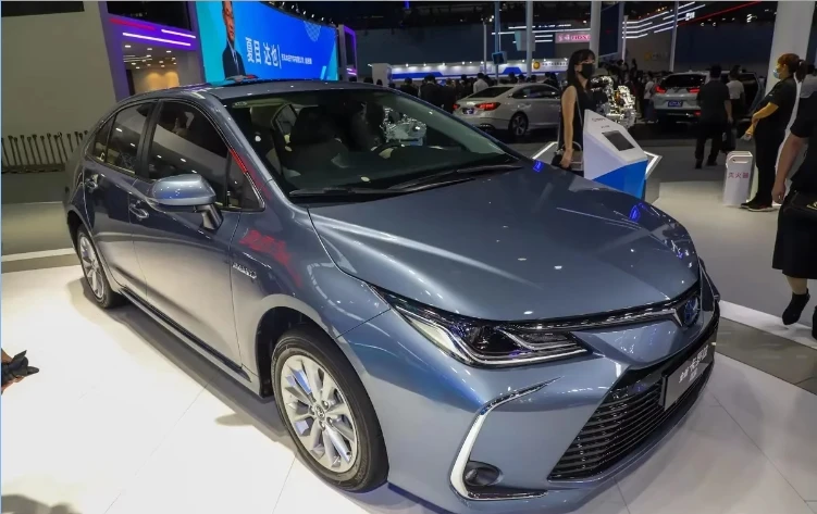 2024 China second hand petrol 1.8L Two engines corolla auto vehicles used gasolina electric hybrid sedan cars