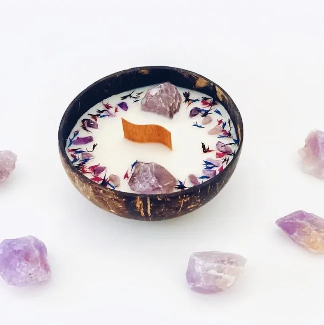 natural handmade aromatherapy dry flower scented custom candle in coconut bowl