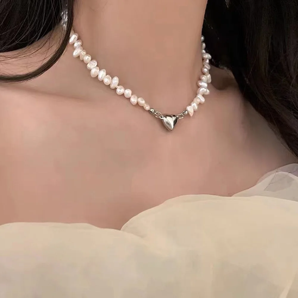 Fashion Pearl Chain Choker Necklace Magnetic Heart Pendant Necklace for Women Girls Jewelry Bridal Engagement Gifts