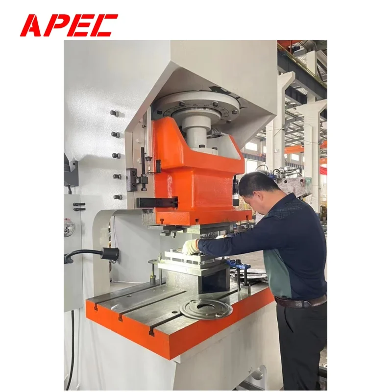 Hydraulic Punching Machine Louver cabinet stamping Mid steel Plate  punching hole