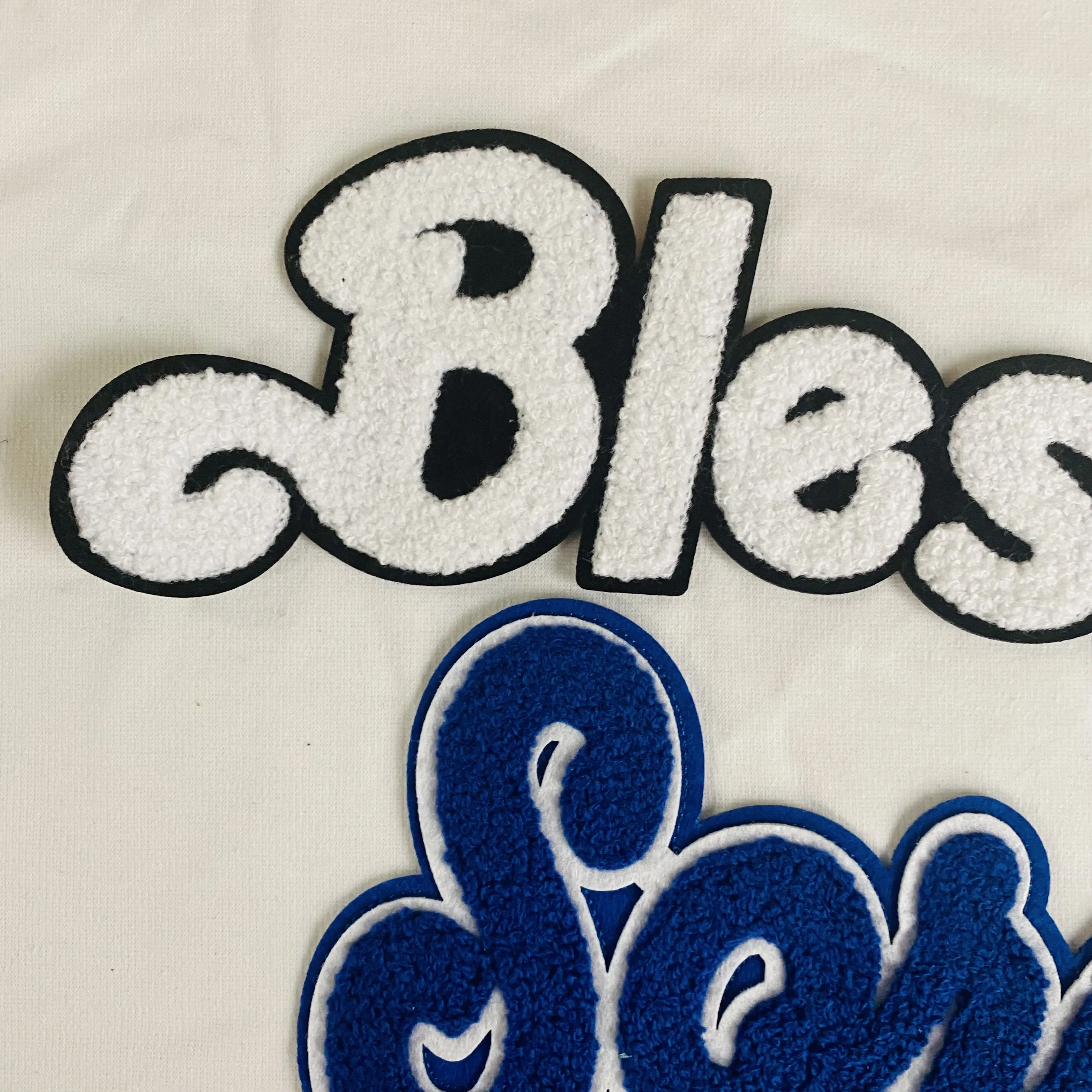 Designer Custom Heat Transfer Chenille Embroidery Patch Woven Letter Logo Patch Iron On Chenille Patches