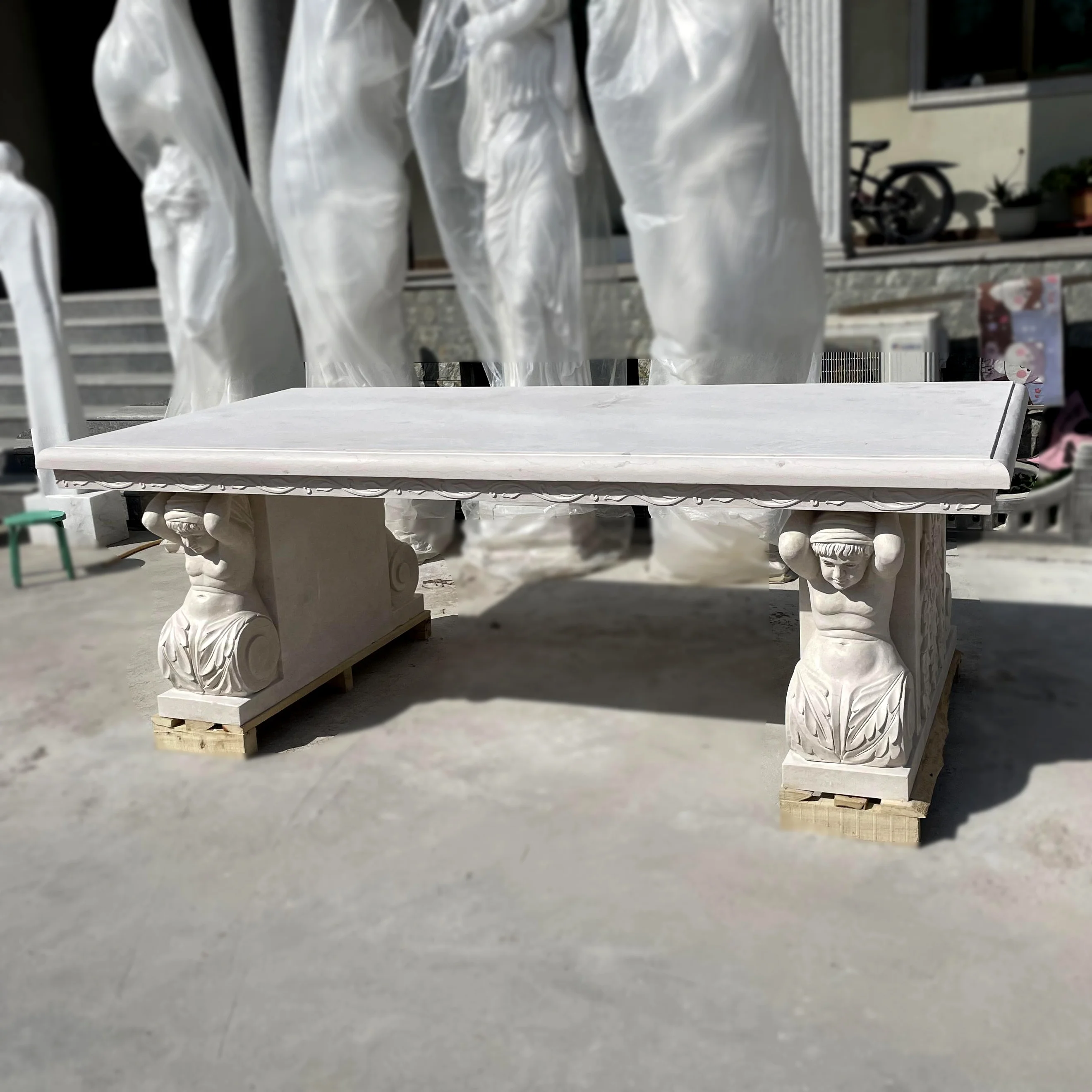 Custom Luxury Outdoor Garden Large Size Marble Dining Table With Stone Statue