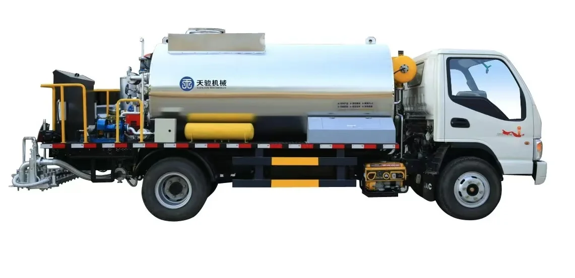 4x2 automatic asphalt spreader truck 6 ton Asphalt bitumen sprayer truck