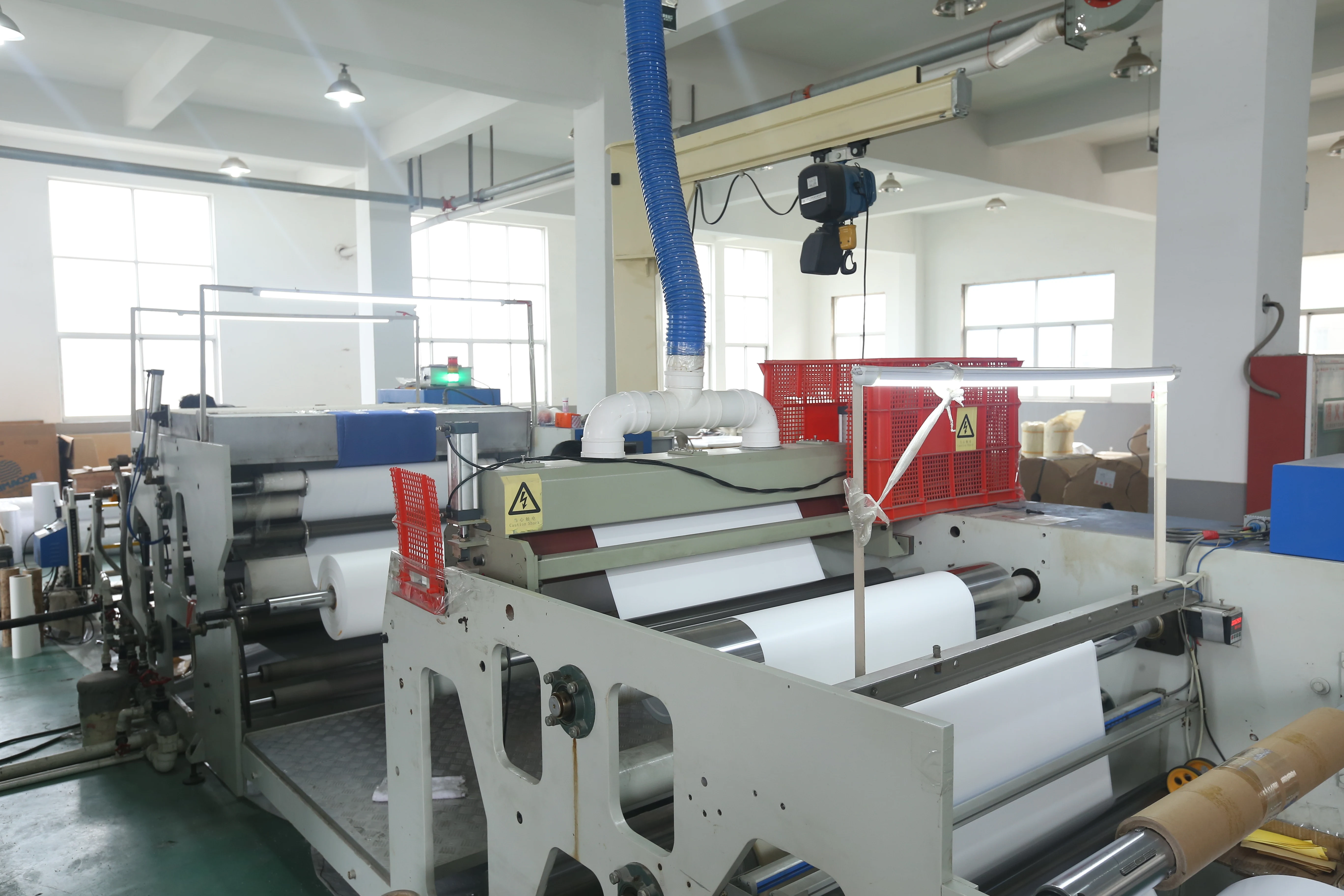 Big viscosity hot melt adhesive granules for bonding the EPDM rubber material